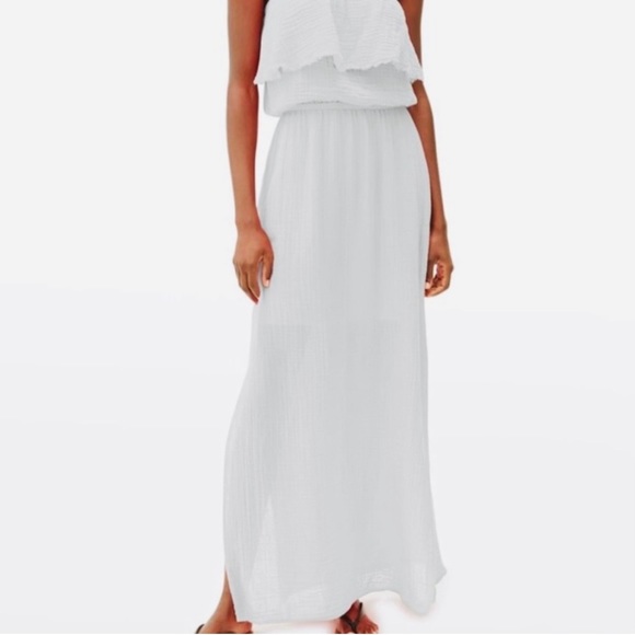 IMPRESSIONS White Crinkled Maxi
Dress with embroidery - Picture 1 of 5